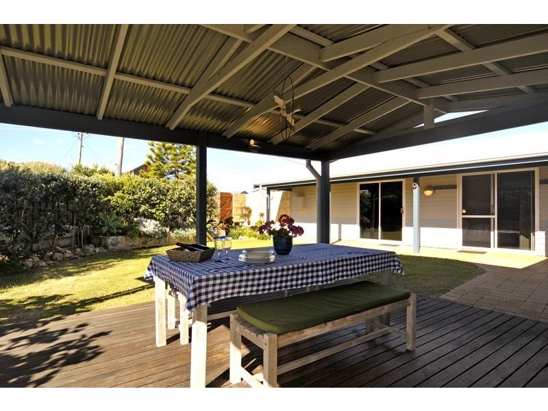 23 De Burgh Street, Ledge Point WA 6043