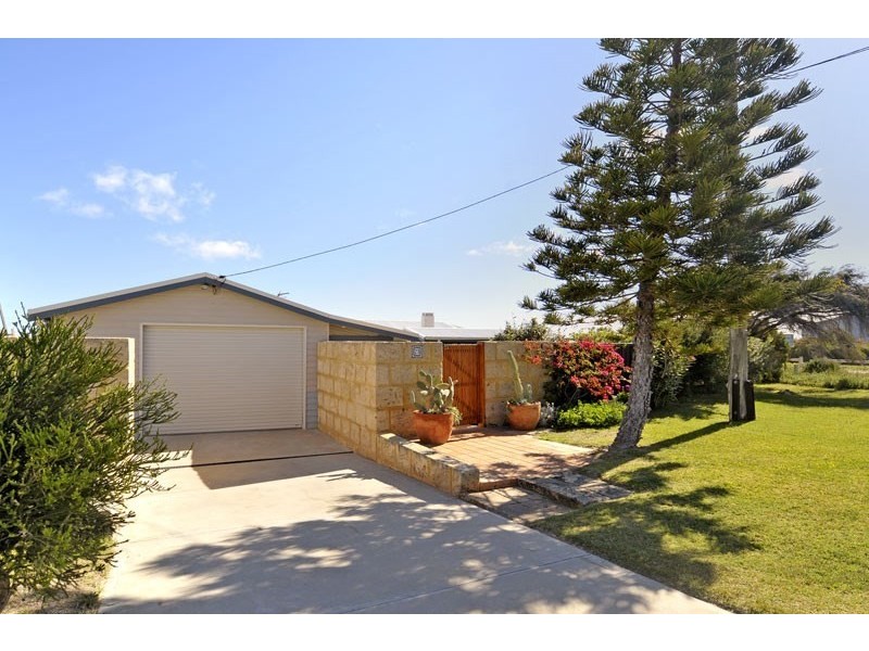23 De Burgh Street, Ledge Point WA 6043