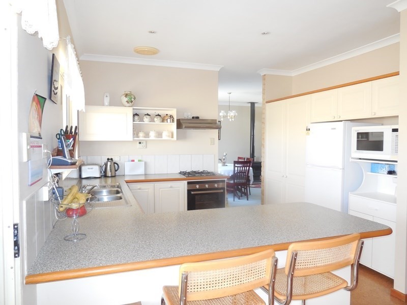 80 Banksia Way, Nilgen WA 6044