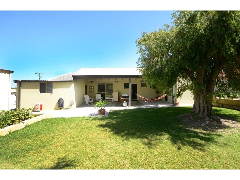 16 Wedge Street, Ledge Point WA 6043