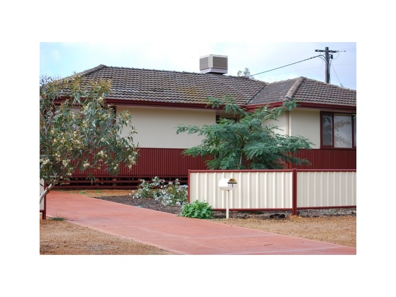 1 Nugent Street, Wongan Hills WA 6603