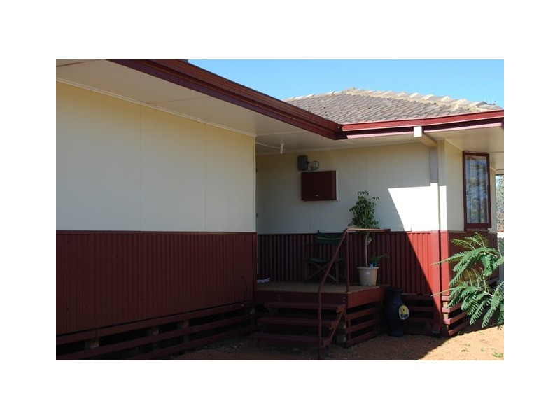 1 Nugent Street, Wongan Hills WA 6603