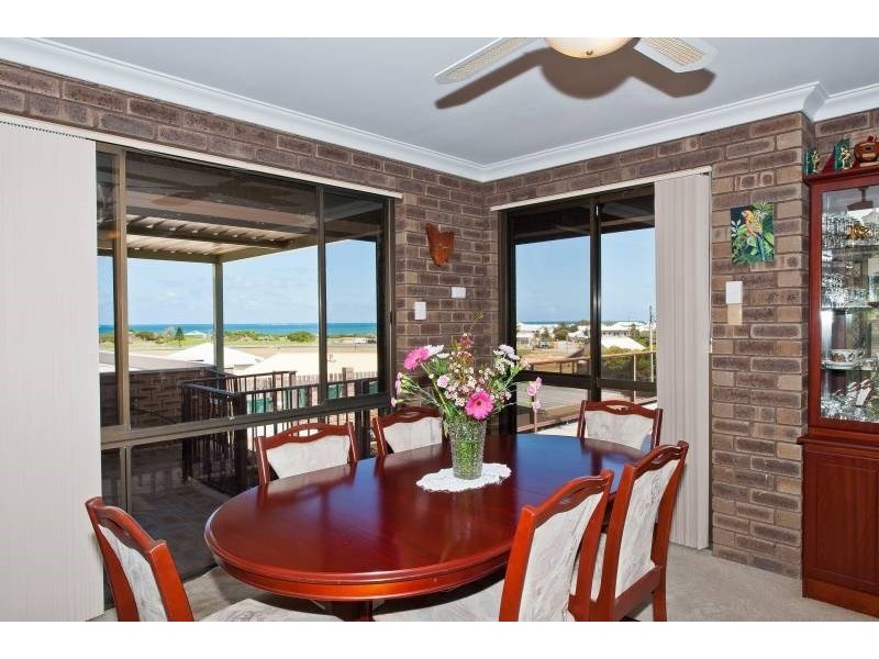 14 Dewar Way, Ledge Point WA 6043