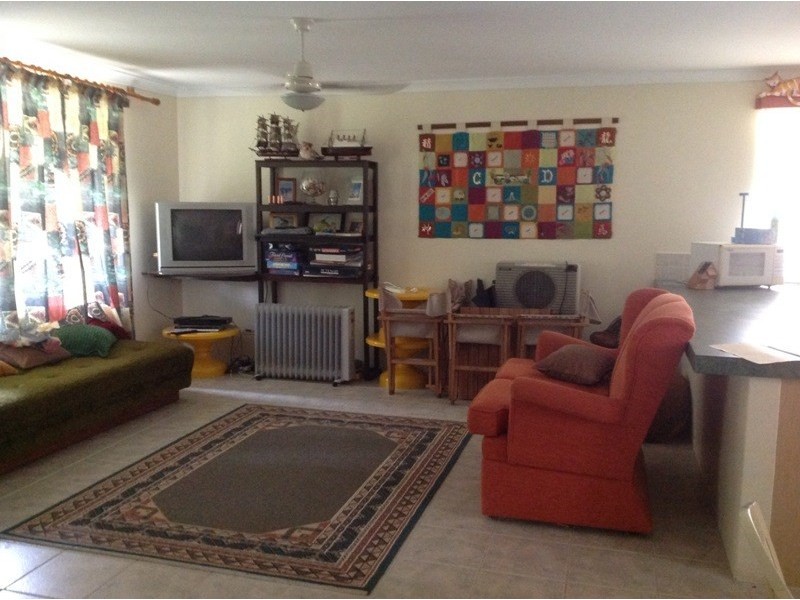 2/1 Turner Drive, Guilderton WA 6041