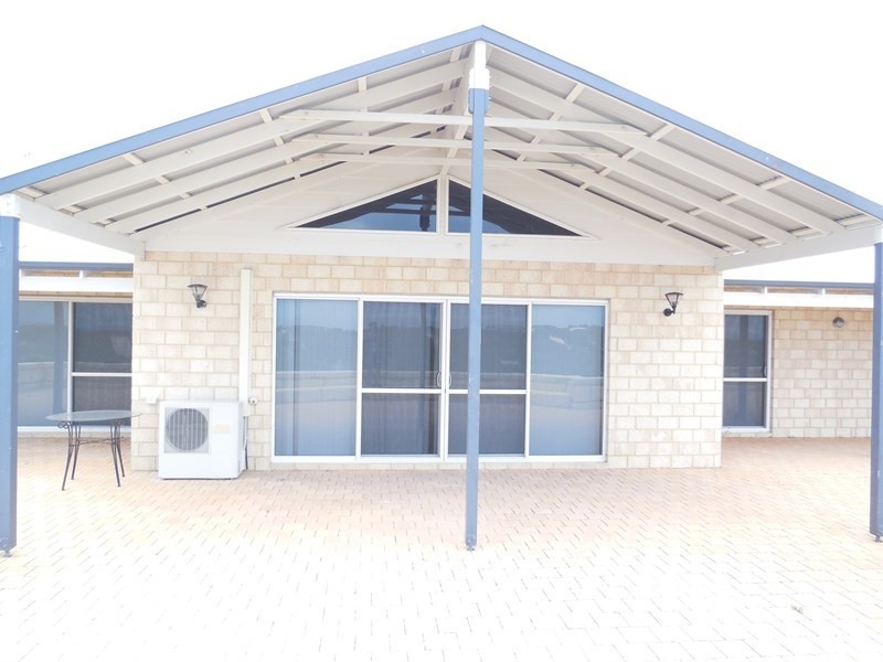 165 Indiana Crescent, Karakin WA 6044