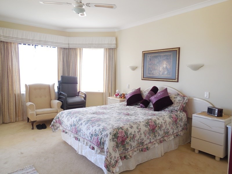 43 Lucraft Loop, Ledge Point WA 6043