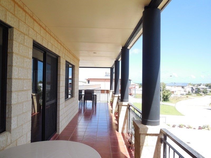 43 Lucraft Loop, Ledge Point WA 6043