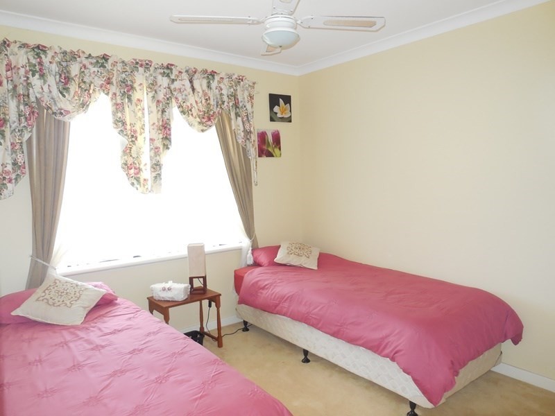 43 Lucraft Loop, Ledge Point WA 6043