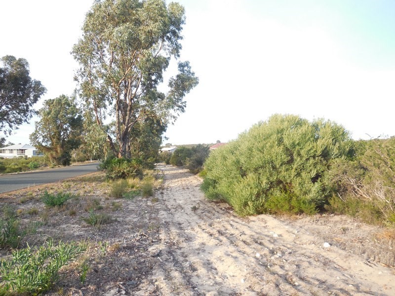 L 86 Indiana Crescent, Karakin WA 6044