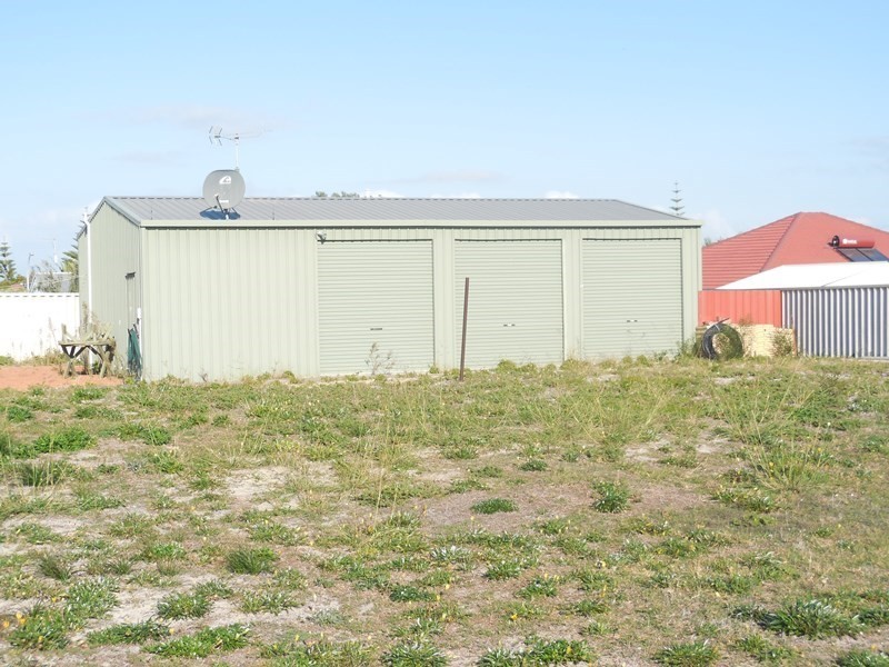 7 Lucraft Loop, Ledge Point WA 6043