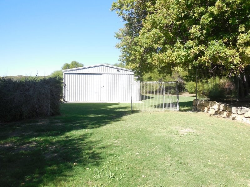 10 Wood Way, Ledge Point WA 6043