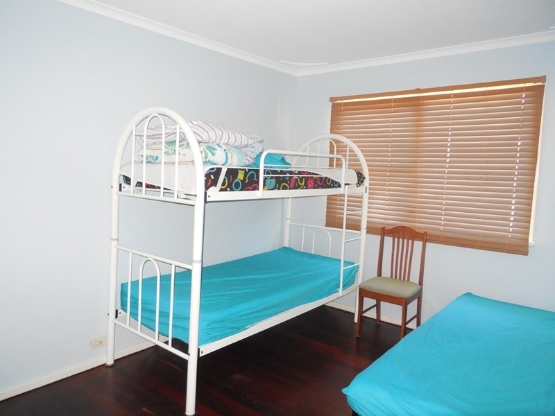 10 Wood Way, Ledge Point WA 6043