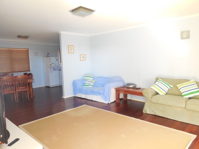 10 Wood Way, Ledge Point WA 6043