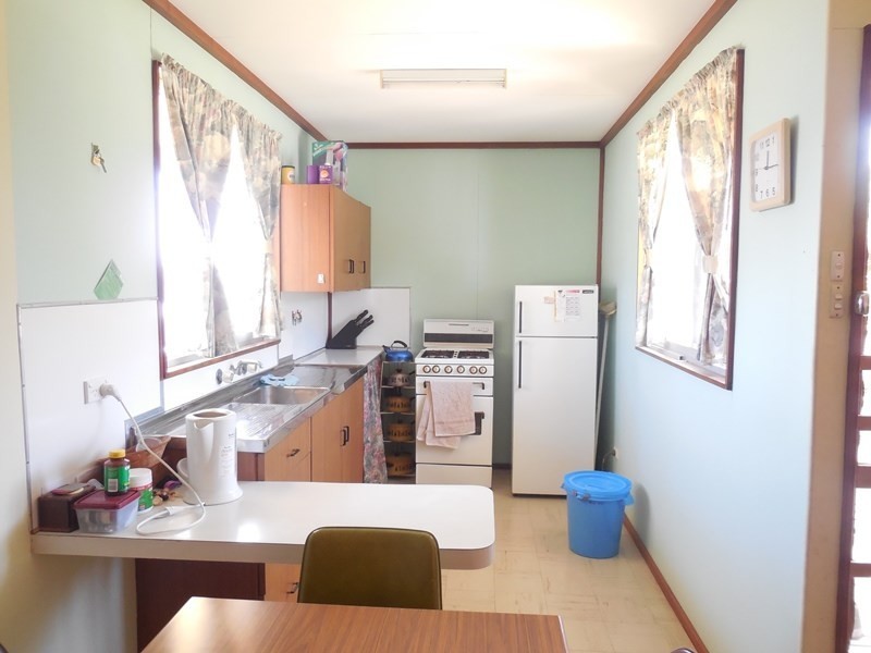 4 Wedge Avenue, Lancelin WA 6044