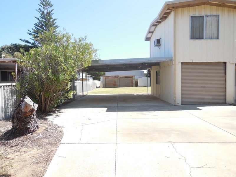 4 Wedge Avenue, Lancelin WA 6044