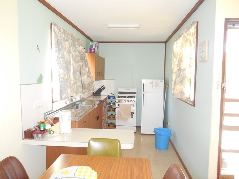 4 Wedge Avenue, Lancelin WA 6044