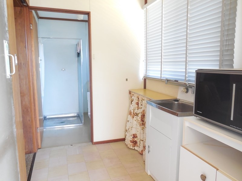 4 Wedge Avenue, Lancelin WA 6044