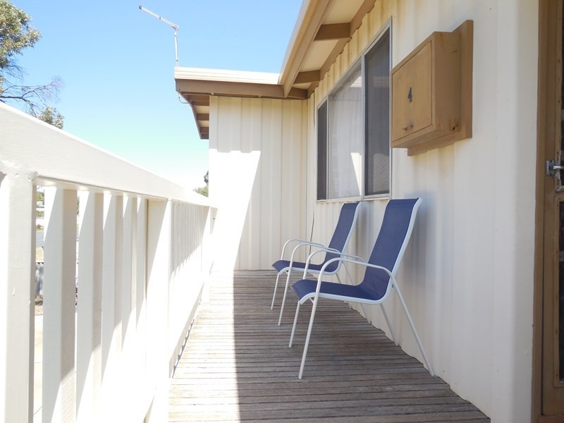 4 Wedge Avenue, Lancelin WA 6044