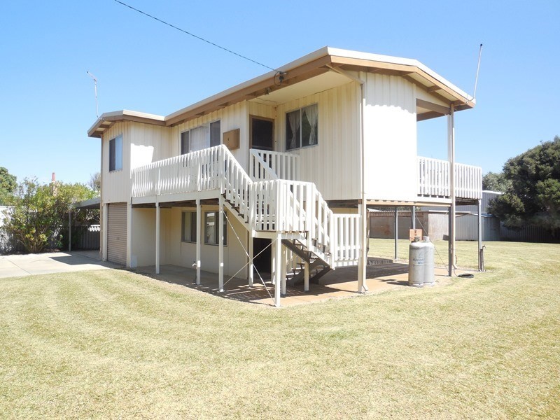 4 Wedge Avenue, Lancelin WA 6044