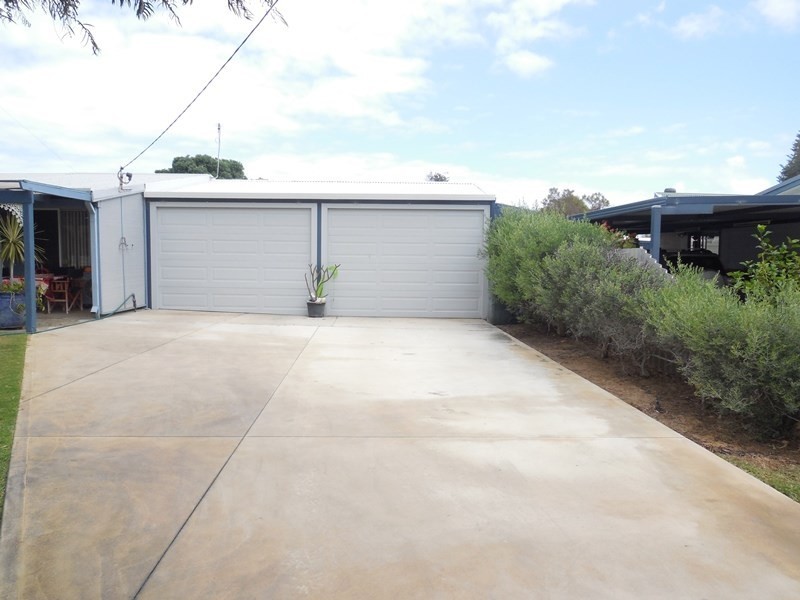 42 Walker Avenue, Lancelin WA 6044