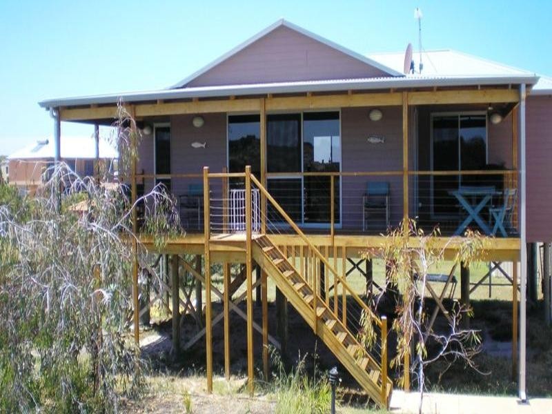 32 Lucraft Loop, Ledge Point WA 6043
