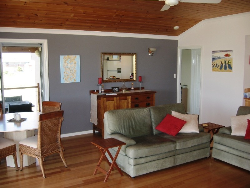 32 Lucraft Loop, Ledge Point WA 6043