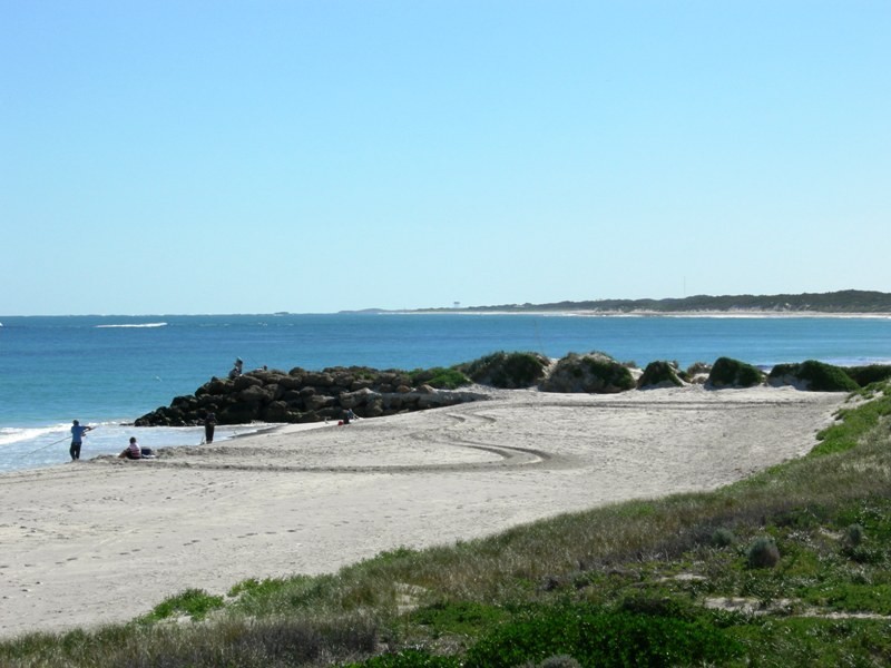 32 Lucraft Loop, Ledge Point WA 6043