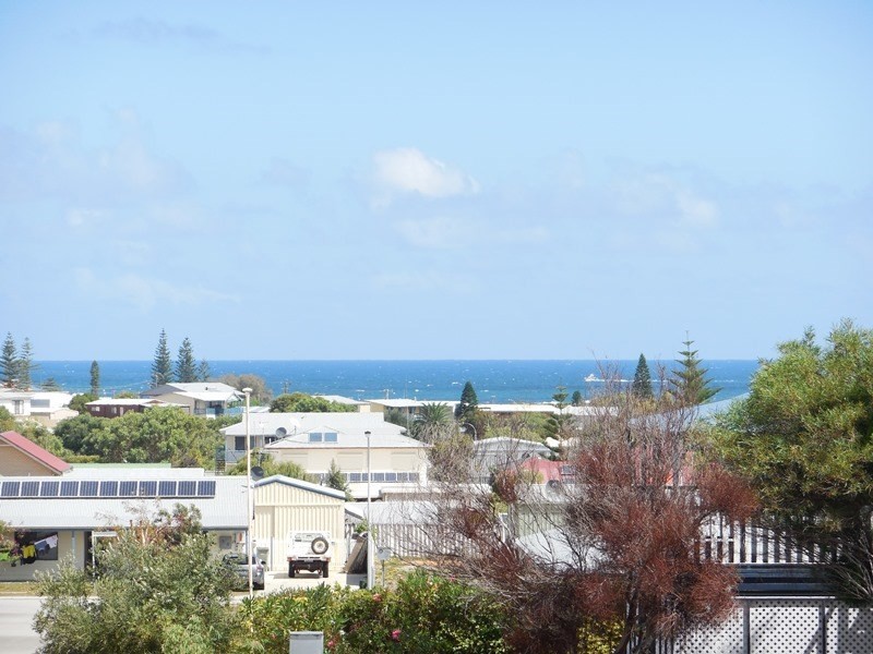 43 Lucraft Loop, Ledge Point WA 6043