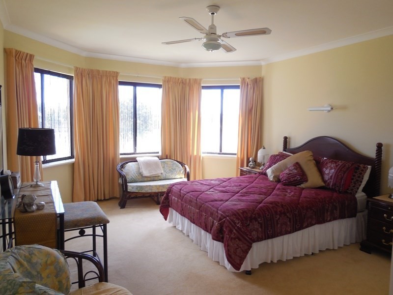 43 Lucraft Loop, Ledge Point WA 6043