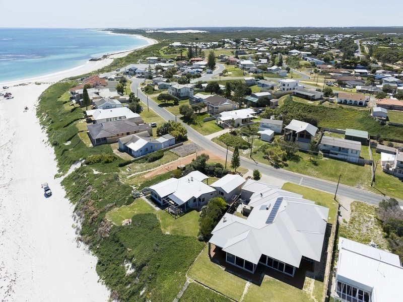 23 De Burgh Street, Ledge Point WA 6043