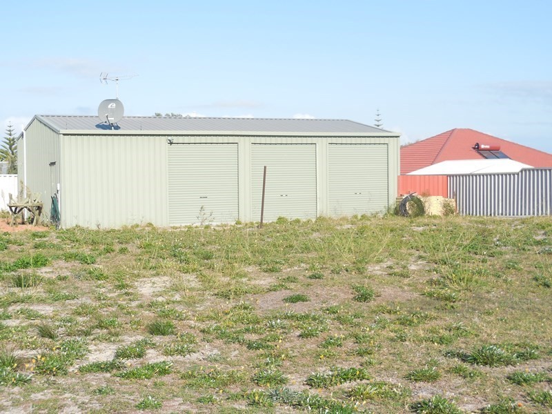 7 Lucraft Loop, Ledge Point WA 6043