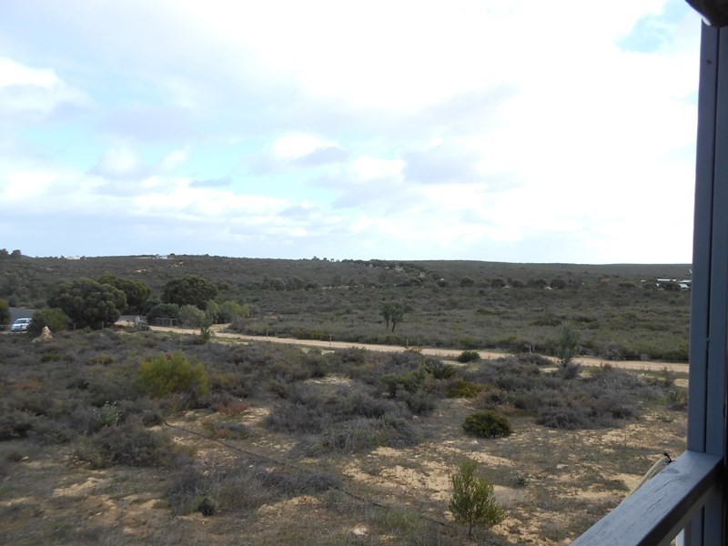 18 Olive Grove, Karakin WA 6044