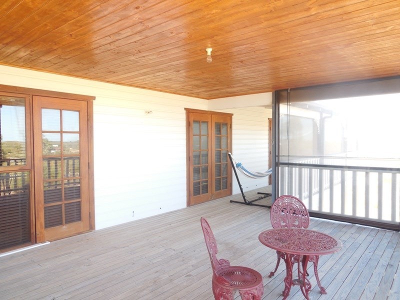 18 Olive Grove, Karakin WA 6044