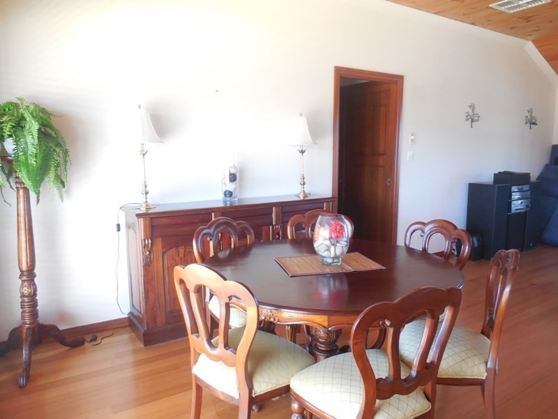 18 Olive Grove, Karakin WA 6044