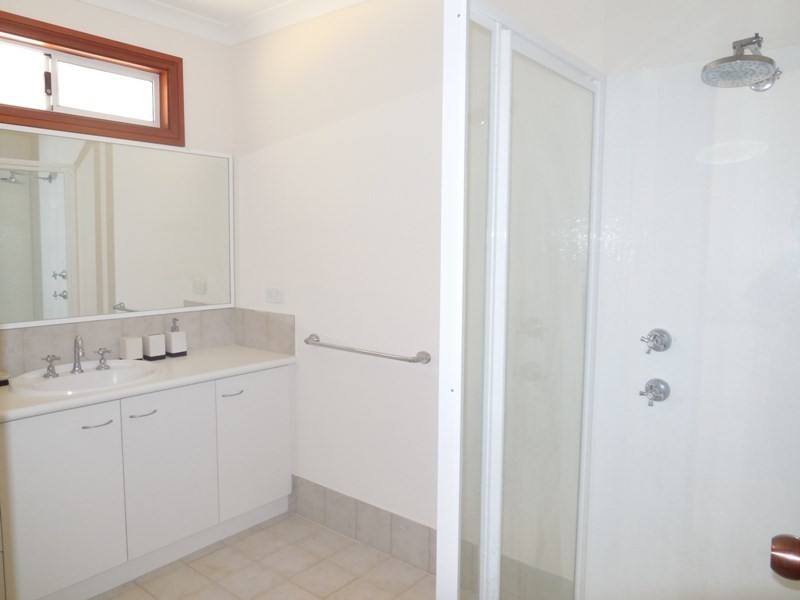 18 Olive Grove, Karakin WA 6044