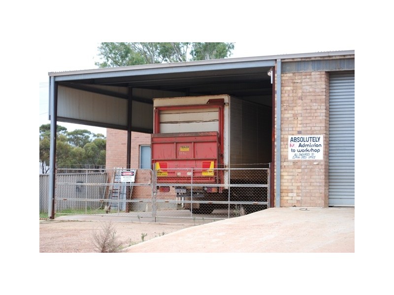 4 – 6 Elphin Crescent, Wongan Hills WA 6603