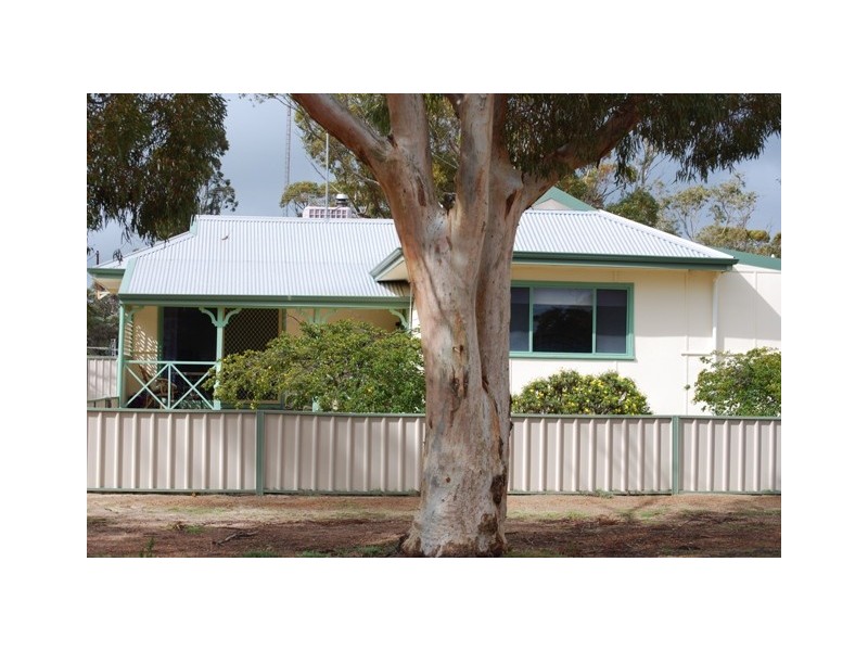 14 – 16 King Street, Wongan Hills WA 6603