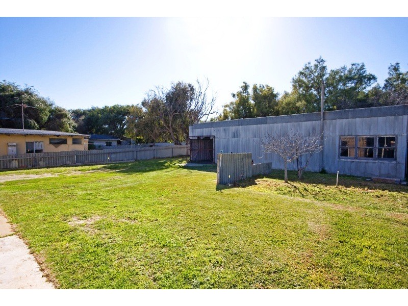 91 Gingin Road, Lancelin WA 6044