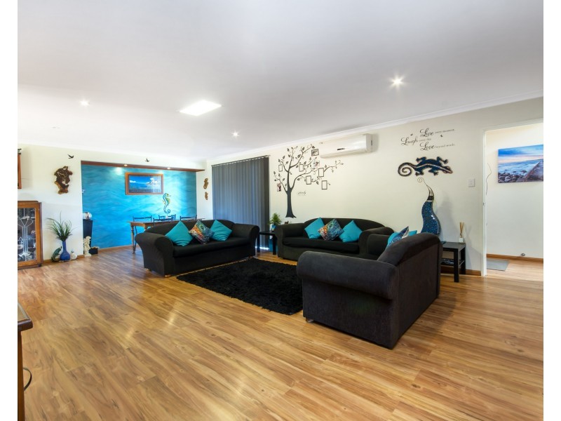 19 Redheart Court, Karakin WA 6044