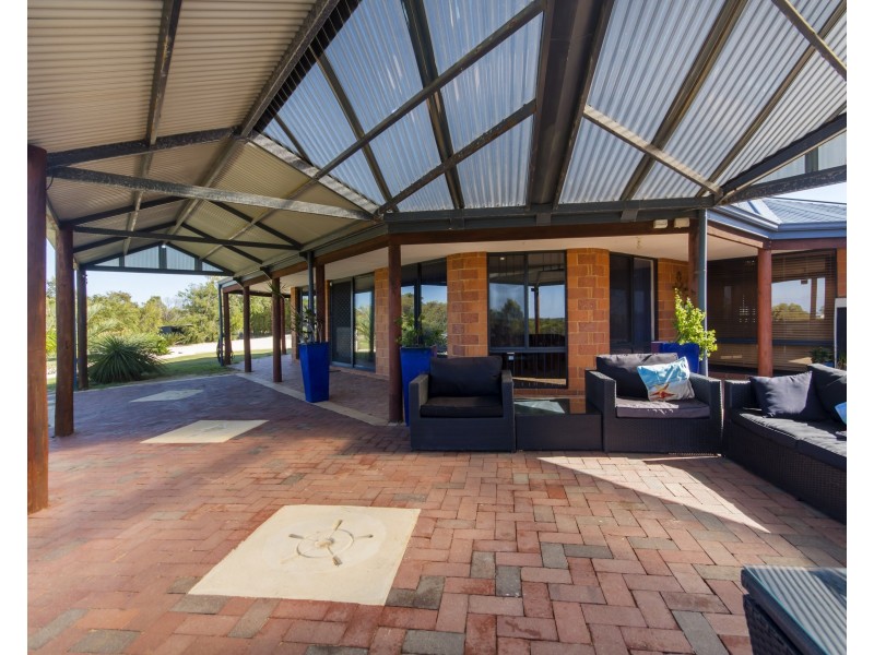 19 Redheart Court, Karakin WA 6044