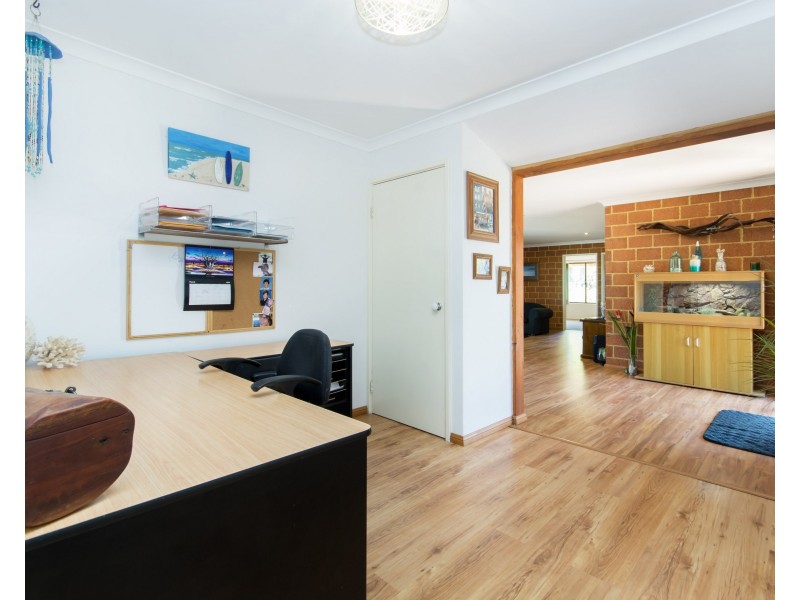 19 Redheart Court, Karakin WA 6044