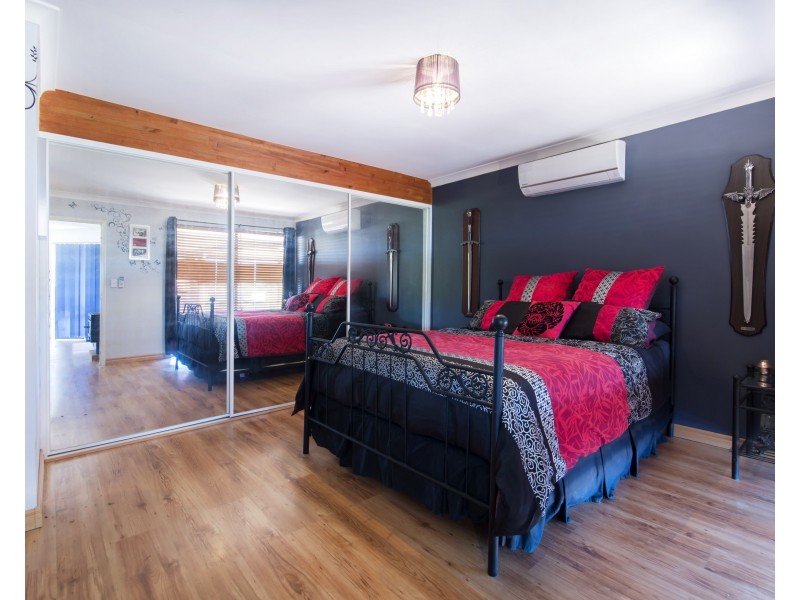 19 Redheart Court, Karakin WA 6044