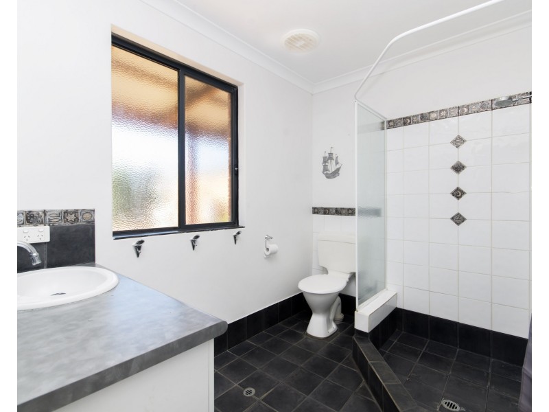 19 Redheart Court, Karakin WA 6044