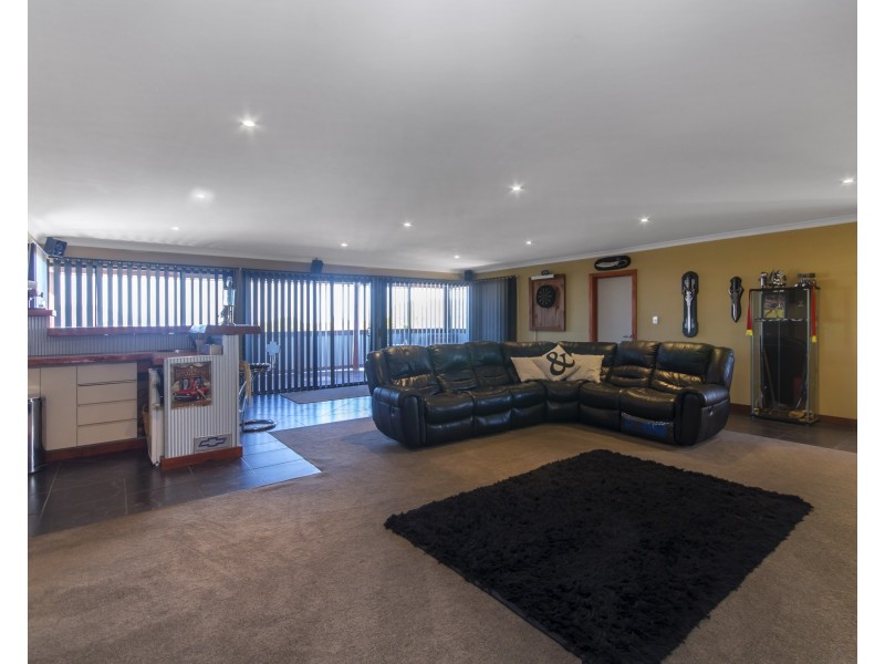 19 Redheart Court, Karakin WA 6044