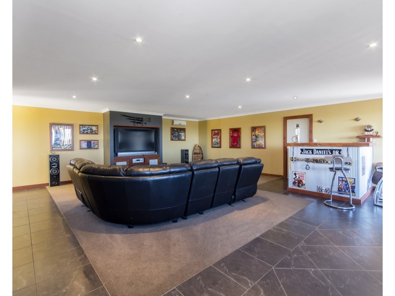 19 Redheart Court, Karakin WA 6044