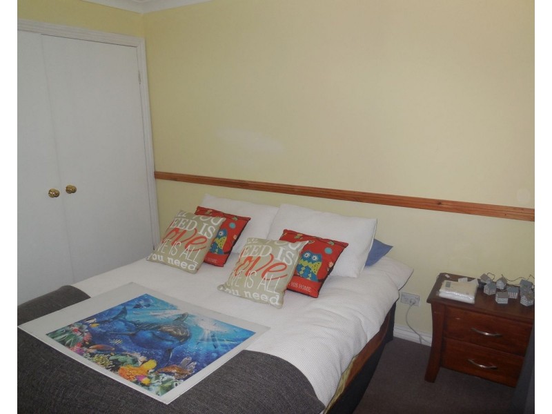 18 REDHEART, Karakin WA 6044