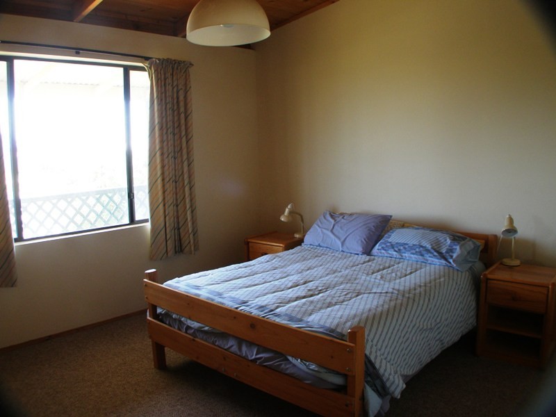 10 Miles Crescent, Ledge Point WA 6043