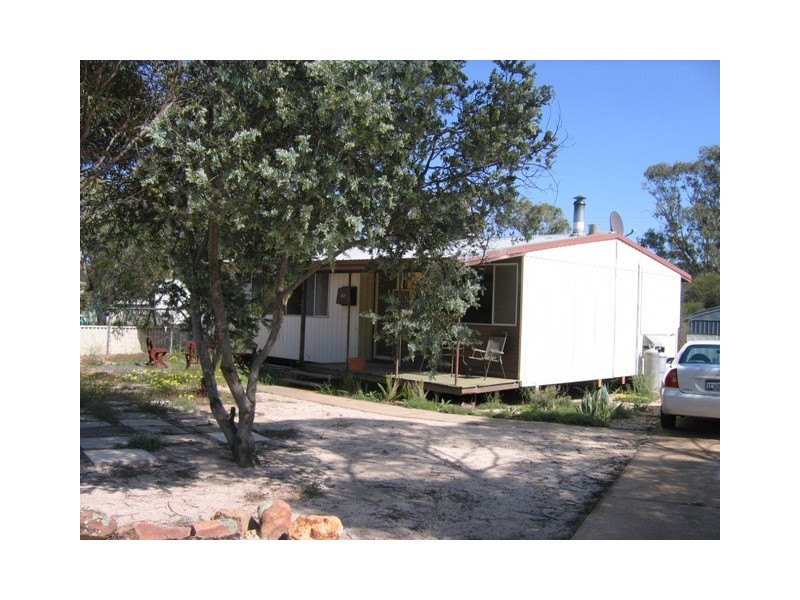 23 Grimmett Street, Wongan Hills WA 6603