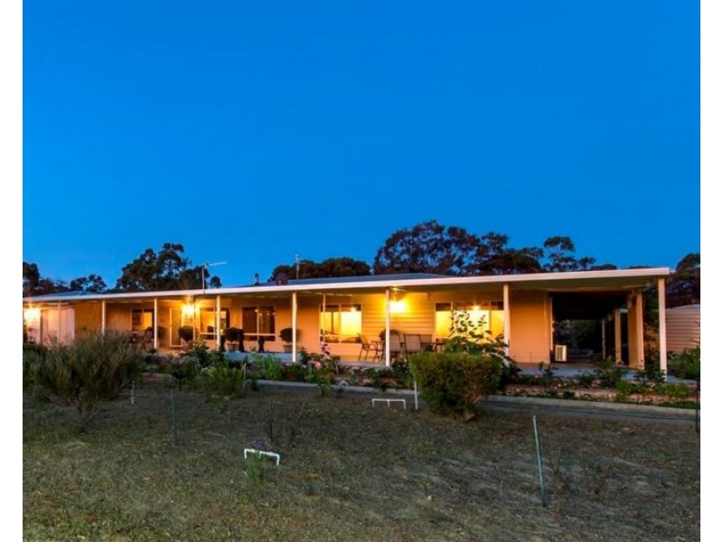 40 Ocean Place, Nilgen WA 6044