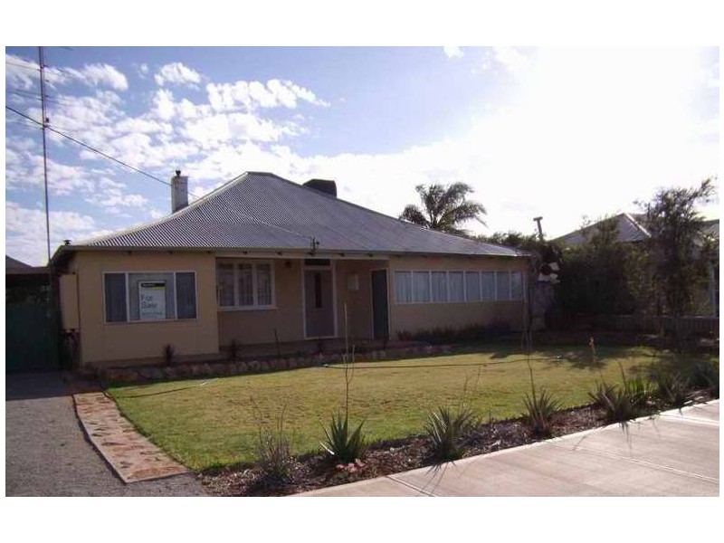 6 Railway Avenue, Carnamah WA 6517